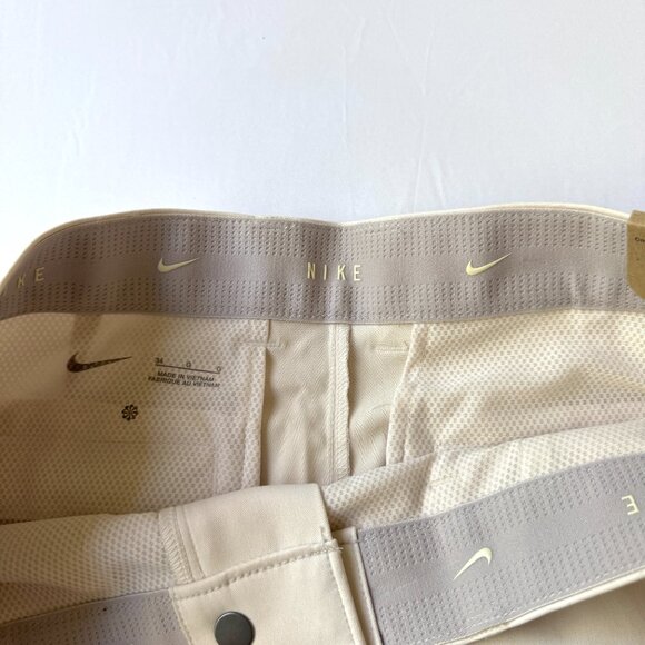 Nike Tour Mens 8" Chino Golf Shorts Sz 34 NWT Light Khaki FD5721-104 Standard - Picture 3 of 10